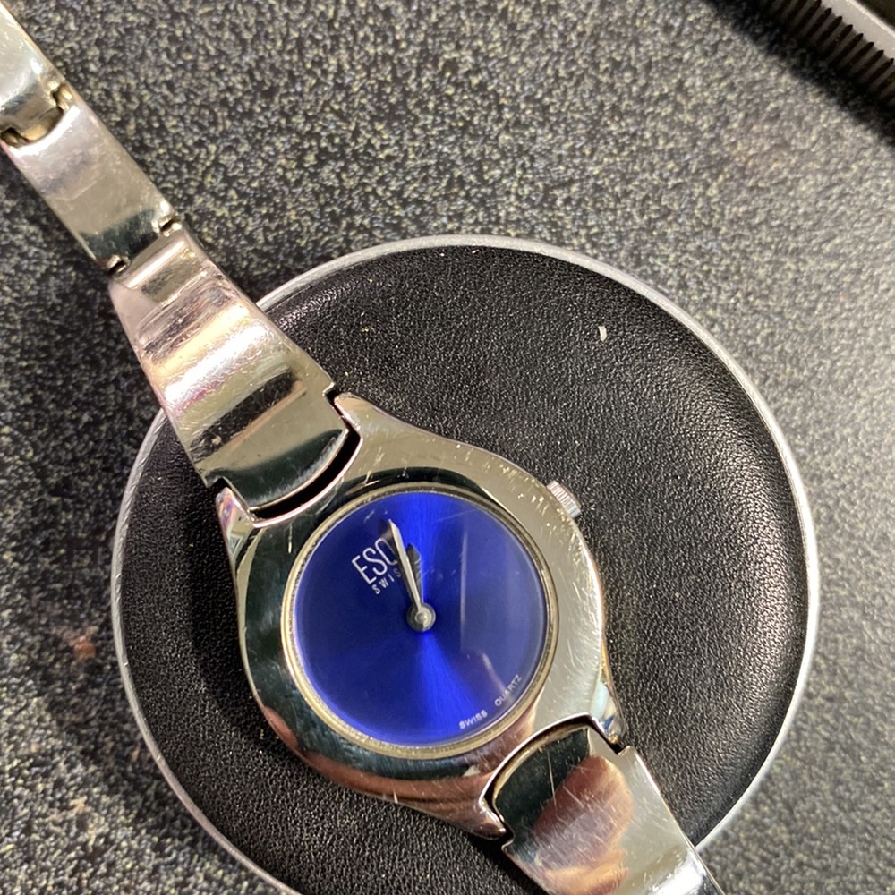 Movado Vintage Watch with Luminous Blue Dial - Picture 8 of 8